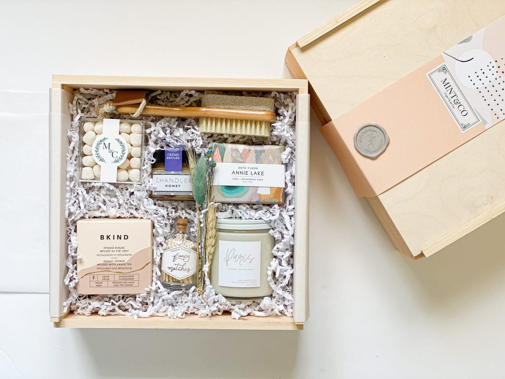 Corporate and client gifting Toronto, Custom and curated corporate gift boxes \ Toronto, Mint & Co